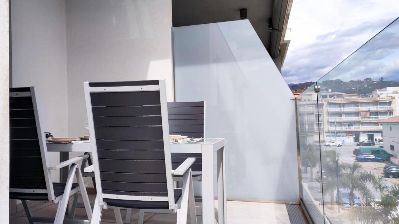 Panorama Beach - Sea Breeze Apartment Torrox Dış mekan fotoğraf